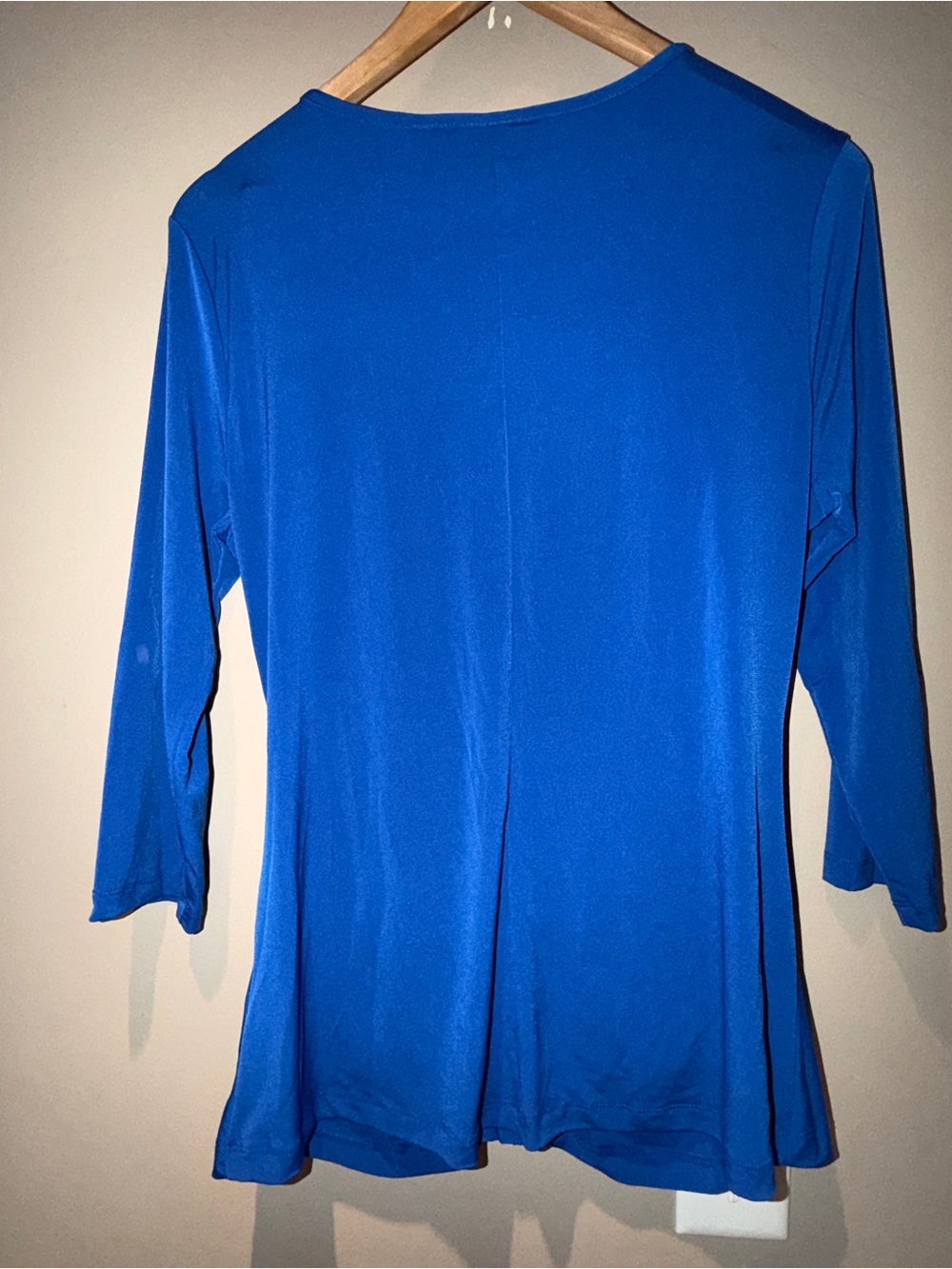 NY & Co Royal Blue Ruched V-Neck Top NWT Large - Picture 4 of 4